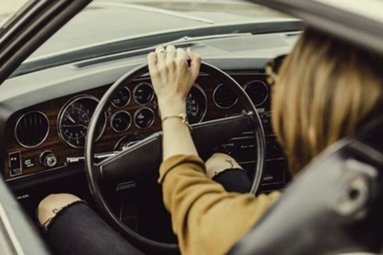 18-годишна яхна нерегистрирано "Рено", трима задържани за алкохол зад волана