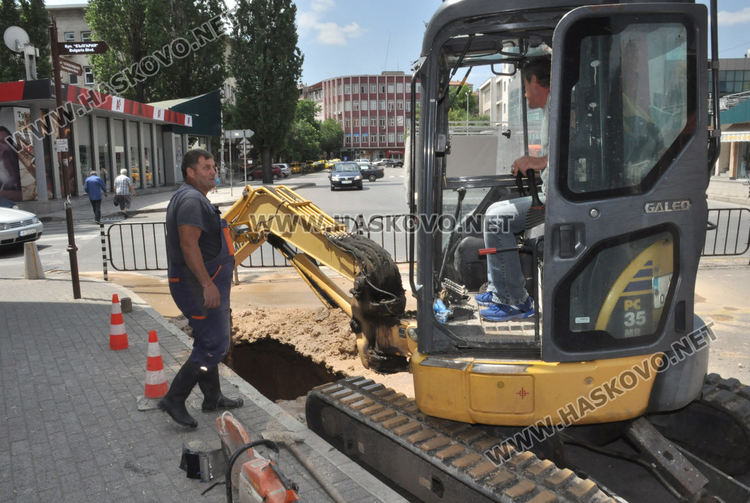 Спряха водата в центъра на Хасково заради авария