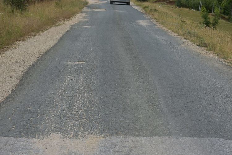 Издадено е строително разрешение за ремонт на пътя към манастир "Света Петка"