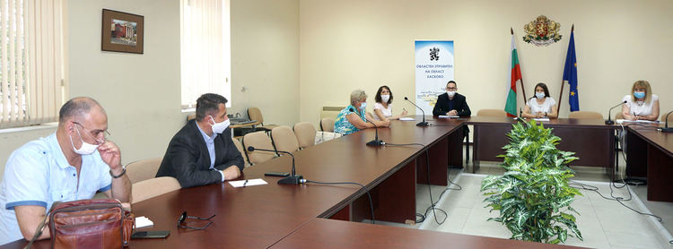 Контрол над мероприятия и търговските вериги в Хасковско заради коронавируса