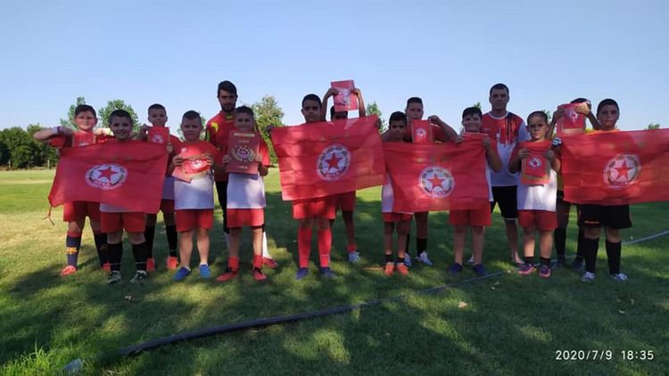 Стойчо Стоилов и ген.-майор Явор Матеев изненадаха футболистите на "Първомай 2020"