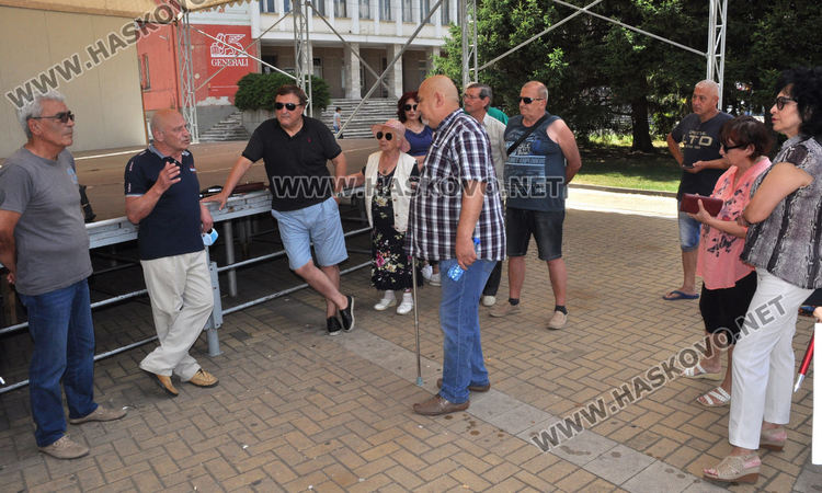 Георги Стайков (вляво)