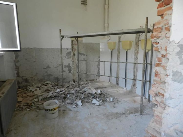 Започна ремонт на най-голямото училище в община Мадан