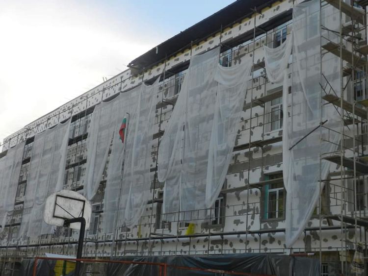 Започна ремонт на най-голямото училище в община Мадан