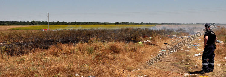 Пламна незаконно сметище край Войводово