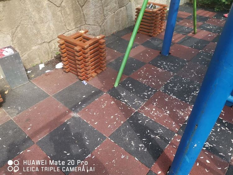 Поредна вандалска проява: строшени пейки и мръсотия на детска площадка в Райково