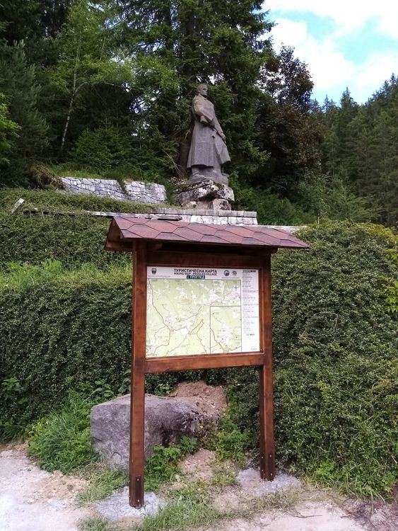 Нови указателни табели насочват туристите по атрактивни маршрути около Проглед