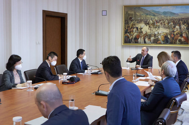 Включваме се в Споразумението на Европейската комисия за ваксини срещу COVID-19