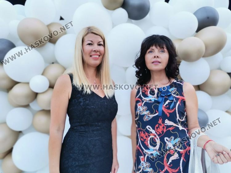 Директорът Гергана Петрова и заместничката й Донка Маргаритова