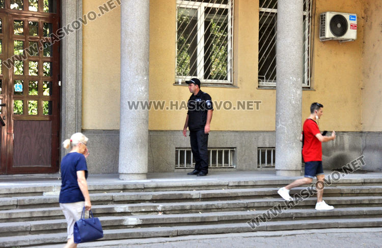 Затвориха Съдебната палата в Хасково заради служител с коронавирус