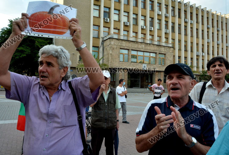 Шести ден антиправителствен протест в Хасково: Да си вземем България обратно!