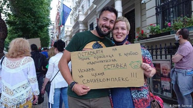 Българи в чужбина: Протестираме срещу мафията, която ни прогони от родината!