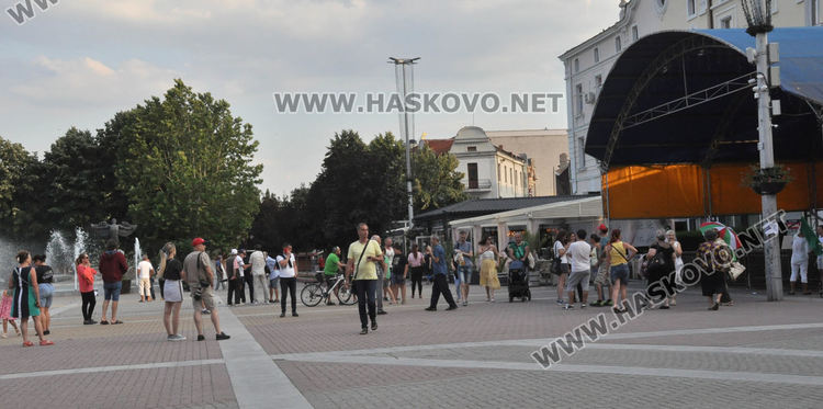 Антиправителственият протест от Хасково на жълтите павета в понеделник