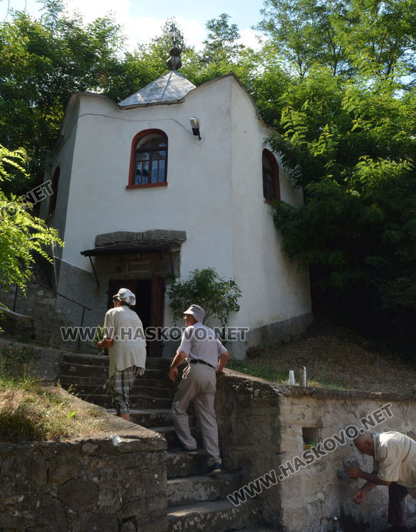 Край Въгларово виждали отражението на Св. Илия във водата на аязмото 
