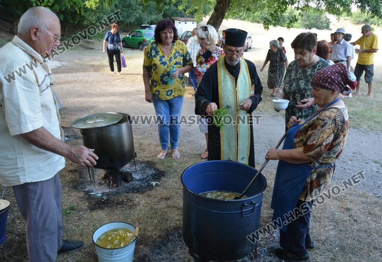 Край Въгларово виждали отражението на Св. Илия във водата на аязмото 