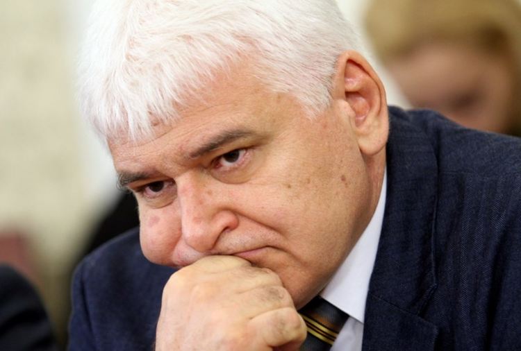 До оставка на Гешев трудно може да се стигне, счита проф. Пламен Киров