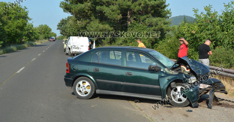 Румънски туристи катастрофираха в пловдивски пикап до Конуш