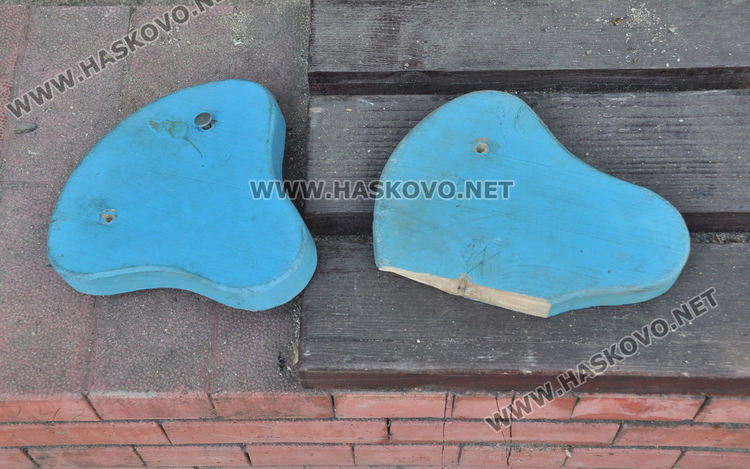 Вандали счупиха люлката за деца с увреждания в Хасково