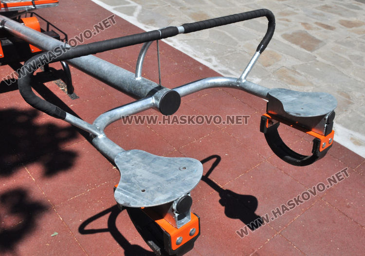 Вандали счупиха люлката за деца с увреждания в Хасково