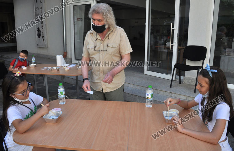 До първите „разменни монети“ се докоснаха децата от работилницата в Музея