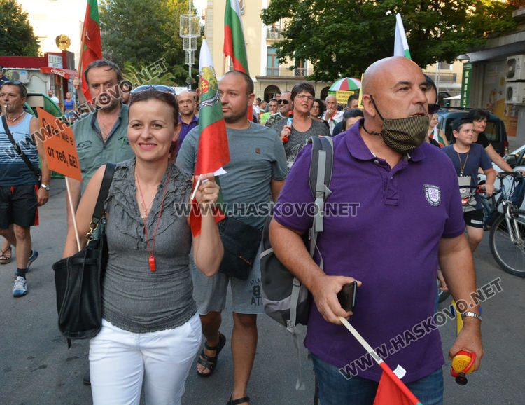 България, но не като имитационен продукт, поискаха протестиращите на площад “Свобода“