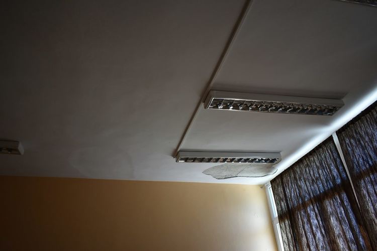 Спешен ремонт на училище "Ангел Кънчев"  събира съветниците на извънредно заседание на Общинския съвет