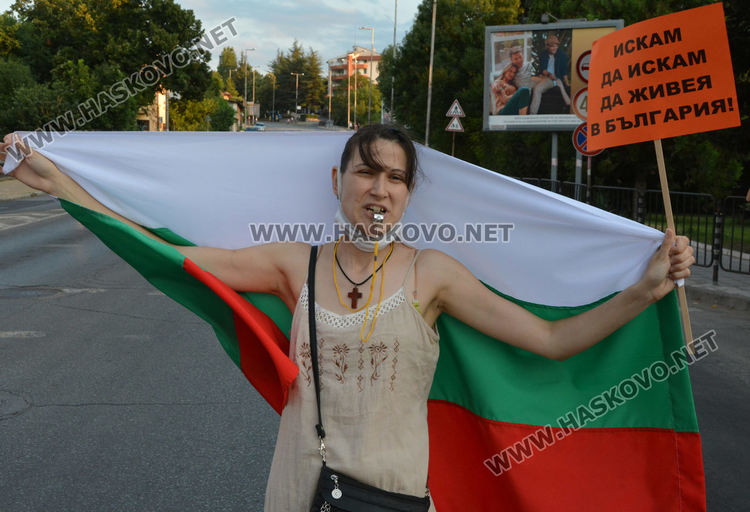 Протестно шествие блокира бул. „Освобождение“, започват протести на занаятчиите