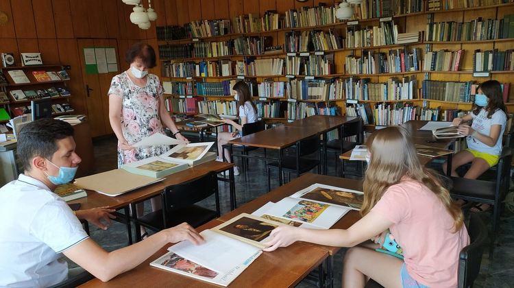 Даниел Русев изнесе урок „Италиански ренесанс“ пред деца в библиотеката