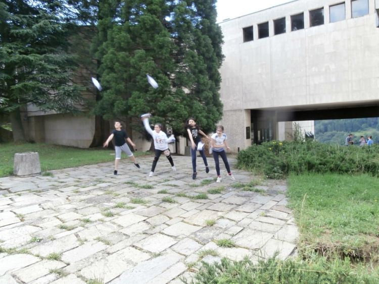 На открито през лятото: Пет творчески ателиета за малките организира библиотеката