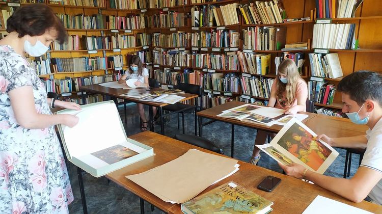 Даниел Русев изнесе урок „Италиански ренесанс“ пред деца в библиотеката