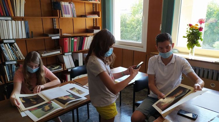Даниел Русев изнесе урок „Италиански ренесанс“ пред деца в библиотеката