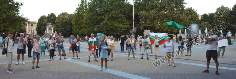 Протестно шествие блокира бул. „Освобождение“, започват протести на занаятчиите