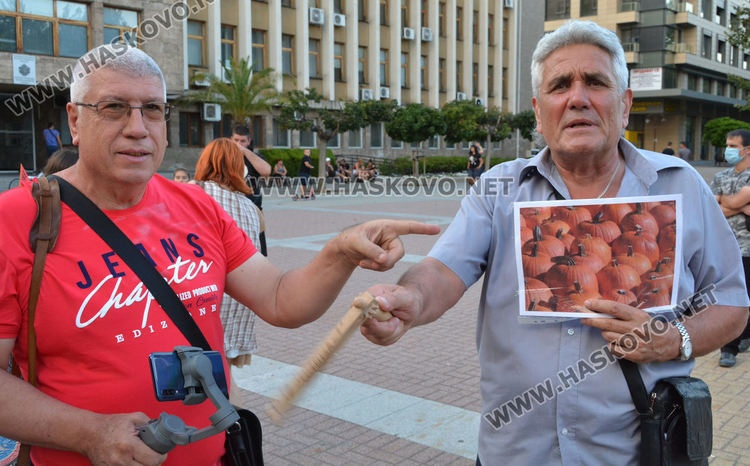 Протестно шествие блокира бул. „Освобождение“, започват протести на занаятчиите