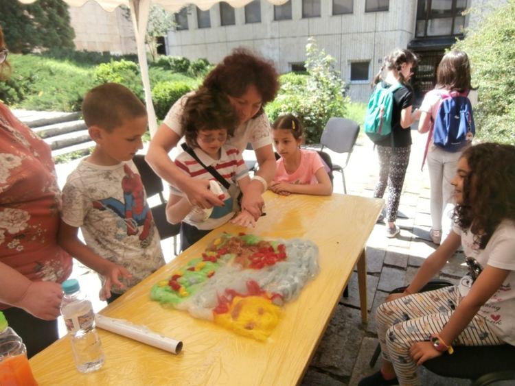 На открито през лятото: Пет творчески ателиета за малките организира библиотеката