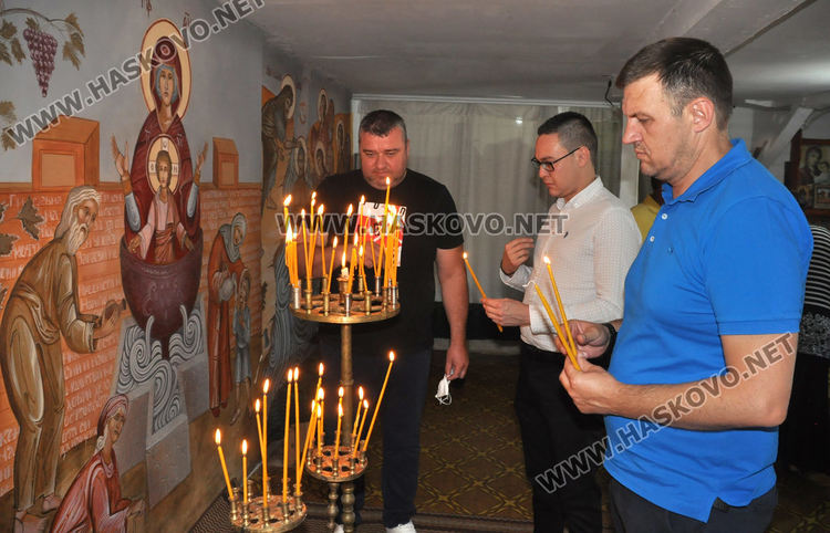 Водосвет и курбан за Света Анна в едноименния параклис край Тракиец