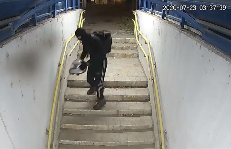 Открадната камера засне крадеца си