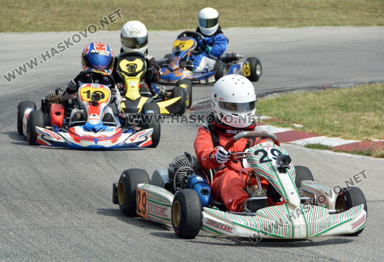 31 пилоти във втория кръг от Националните картинг серии в Хасково (видео)