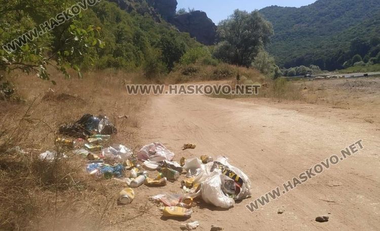 Гуми, извадени от р.Арда отиват в помощ на пчеларите