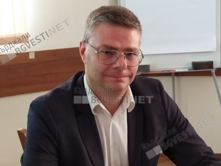 Петър Костадинов