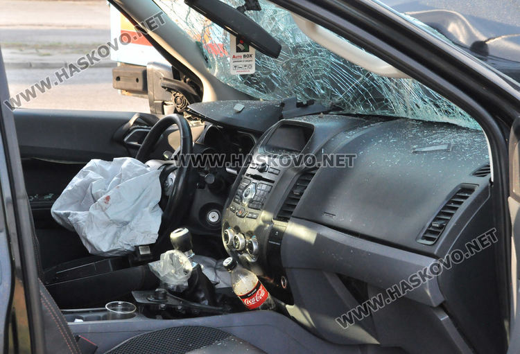 Четирима ранени в сблъсък на пикап с тир