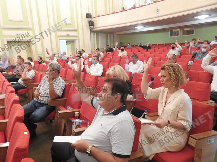 Местният парламент гласува единодушно да не се продават терени с детски площадки, отхвърли предложението на ГЕРБ за мораториум