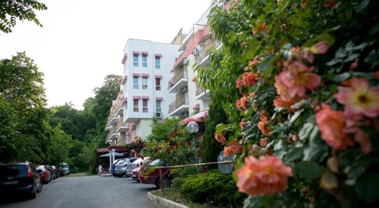 Хотелиер предложи базите си в Слънчев бряг и Златни пясъци за настаняване на туристи с коронавирус