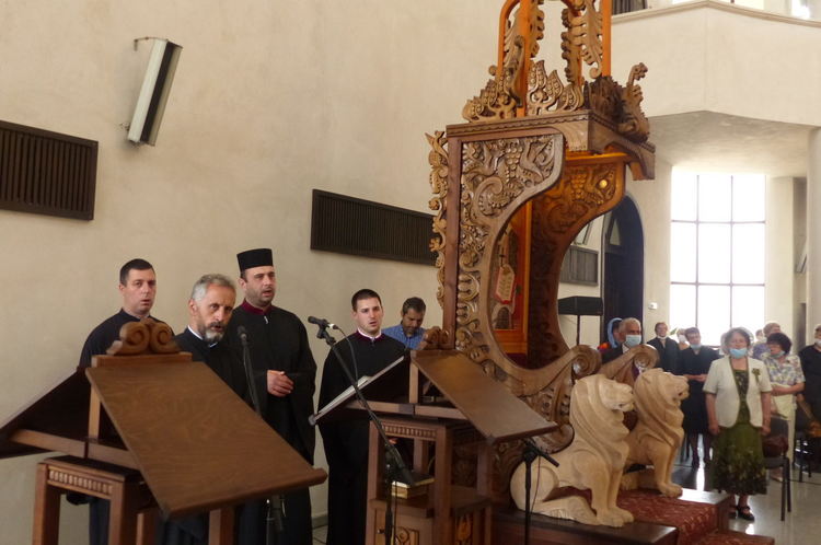 С камбани и литургия отбелязаха 350 години от смъртта на последния родопски епископ