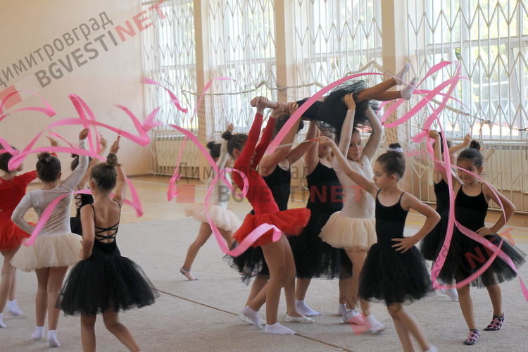 Димитровградските грации заминават за първото си национално състезание за годината