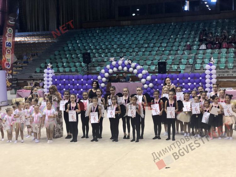 4 златни медала за грациите на Димитровград и Хасково от международно състезание в Перник
