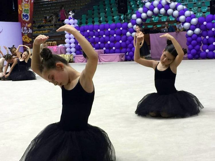 4 златни медала за грациите на Димитровград и Хасково от международно състезание в Перник