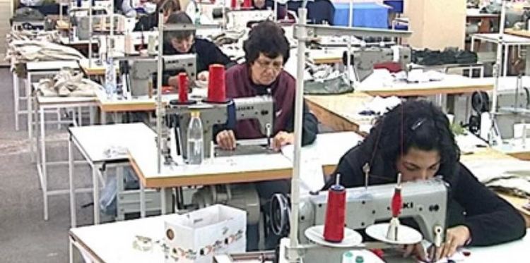 162 свободни работни места на трудовата борса в Кърджали, 19 са за висшисти