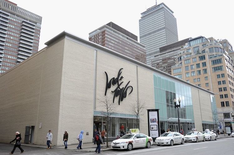 Най-старата американска верига Лорд енд Тейлър стана поредната жертва на коронавируса