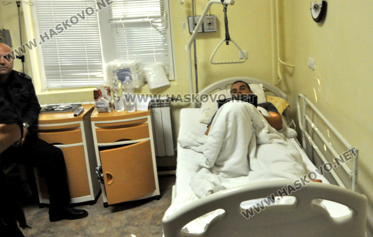 Полицаят в болничната стая