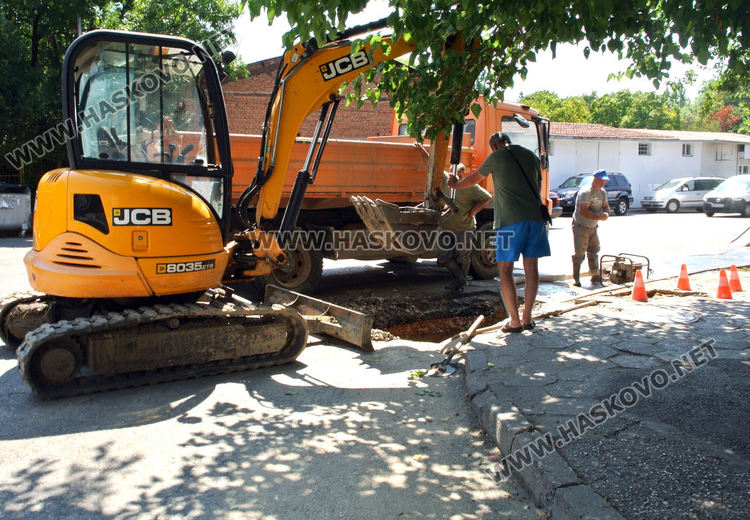 Част от Хасково втори ден без вода заради аварии